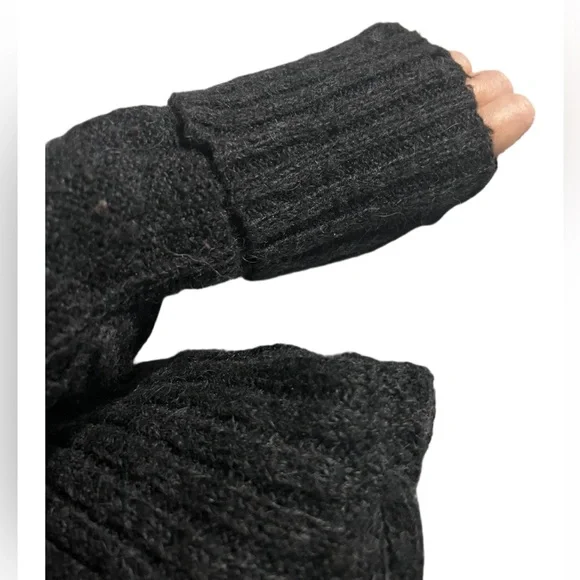 Free People Cable Knit Vintage Worn Look Sweater🌹 - Picture 4 of 9